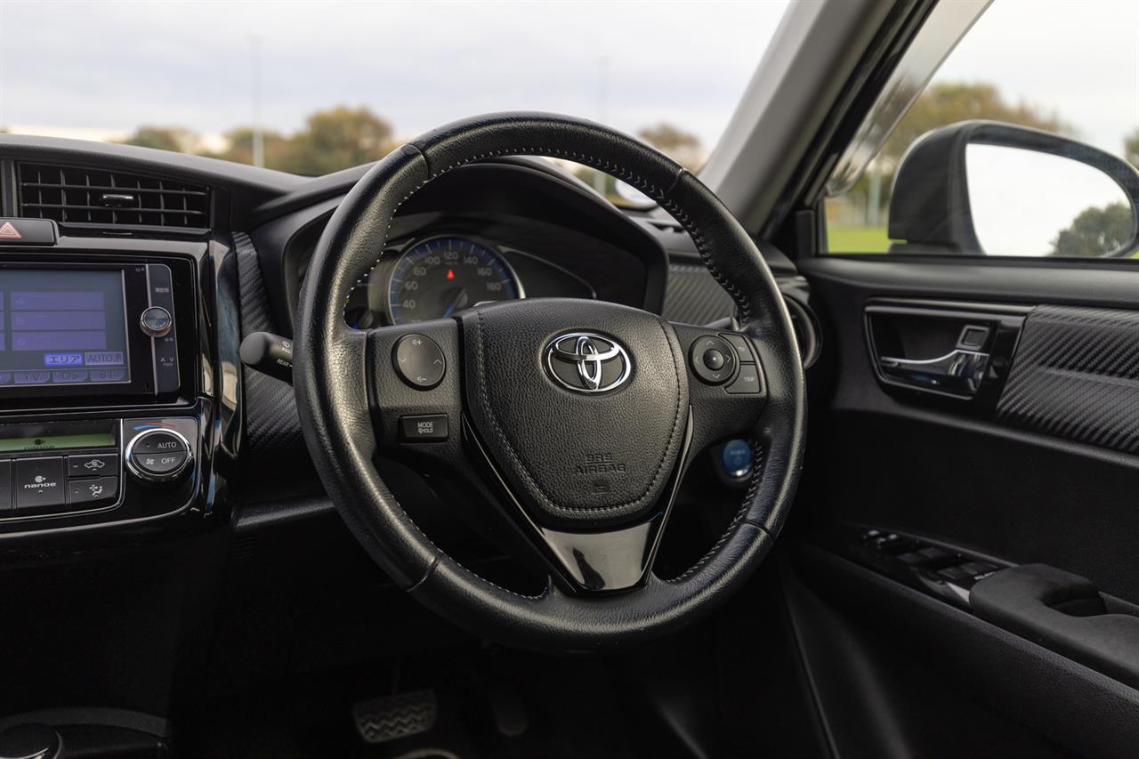 2013 Toyota Corolla Fielder Hybrid