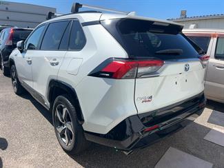2021 Toyota RAV4 - Thumbnail
