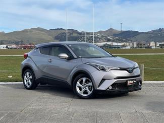 2017 Toyota C-HR - Thumbnail