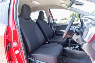 2015 Toyota Vitz - Thumbnail