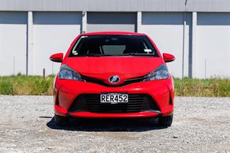 2015 Toyota Vitz - Thumbnail