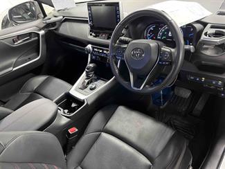 2021 Toyota RAV4 - Thumbnail