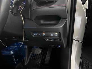 2021 Toyota RAV4 - Thumbnail