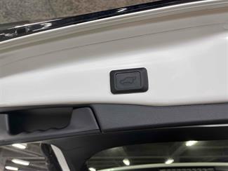 2021 Toyota RAV4 - Thumbnail
