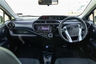 2017 Toyota AQUA - Thumbnail