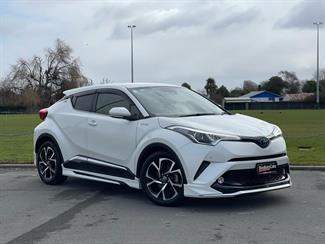 2017 Toyota C-HR - Thumbnail