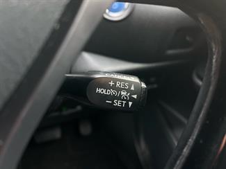 2017 Toyota C-HR - Thumbnail