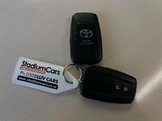 2017 Toyota C-HR - Thumbnail