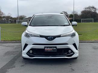 2017 Toyota C-HR - Thumbnail