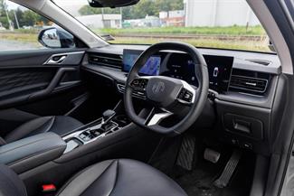 2025 MG Hs - Thumbnail