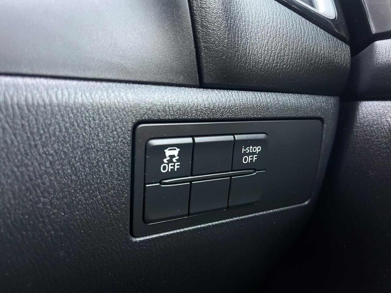 2014 Mazda Axela