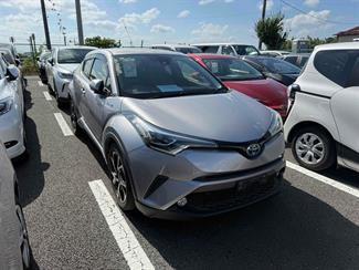 2017 Toyota C-HR - Thumbnail