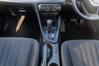 2021 Toyota Yaris - Thumbnail
