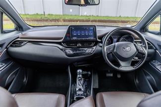 2017 Toyota C-HR - Thumbnail