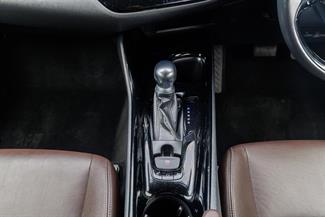 2017 Toyota C-HR - Thumbnail