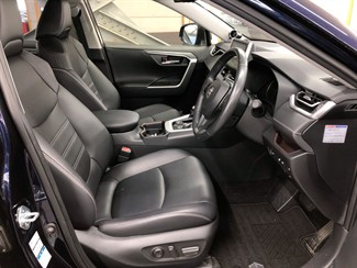 2019 Toyota RAV4 - Thumbnail