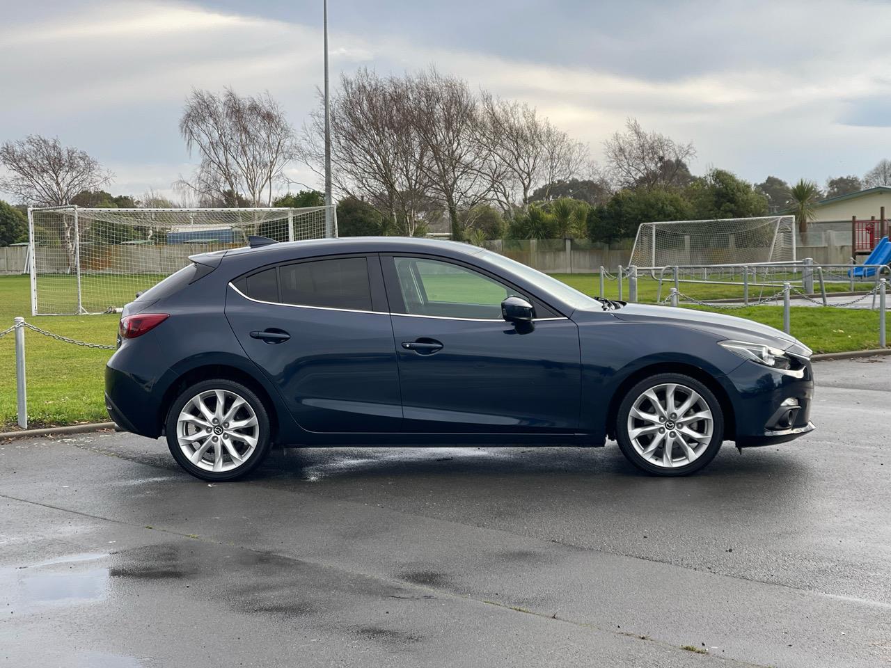2015 Mazda Axela