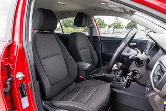 2019 Kia Rio - Thumbnail