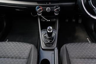 2019 Kia Rio - Thumbnail