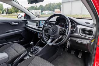 2019 Kia Rio - Thumbnail