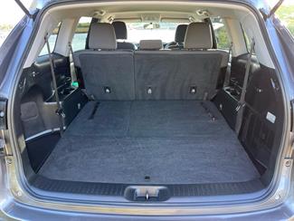 2017 Toyota Highlander - Thumbnail