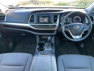 2017 Toyota Highlander - Thumbnail
