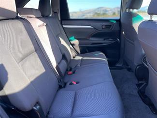 2017 Toyota Highlander - Thumbnail