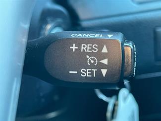 2017 Toyota Highlander - Thumbnail