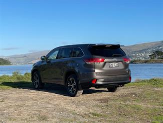 2017 Toyota Highlander - Thumbnail