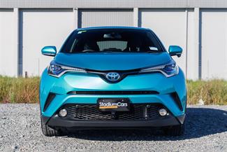 2017 Toyota C-HR - Thumbnail