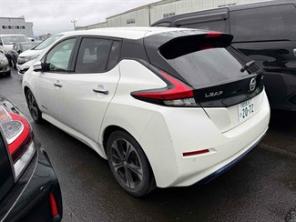 2018 Nissan LEAF - Thumbnail
