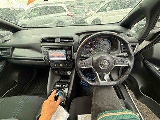 2018 Nissan LEAF - Thumbnail