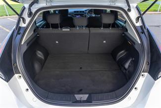 2018 Nissan LEAF - Thumbnail
