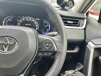 2019 Toyota RAV4 - Thumbnail