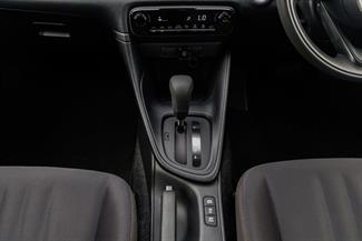 2020 Toyota Yaris - Thumbnail