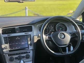 2015 Volkswagen Golf - Thumbnail