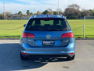 2015 Volkswagen Golf - Thumbnail