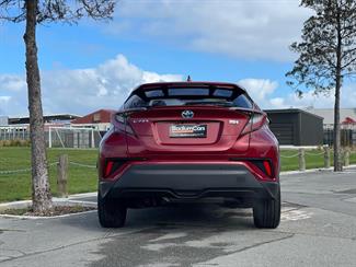 2018 Toyota C-HR - Thumbnail