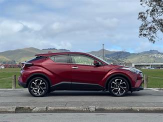 2018 Toyota C-HR - Thumbnail
