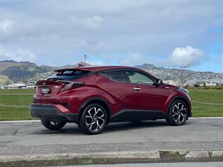 2018 Toyota C-HR - Thumbnail