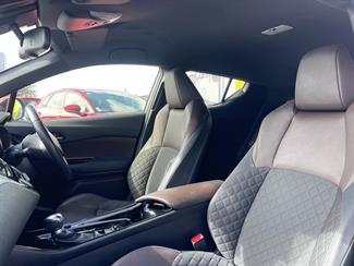2018 Toyota C-HR - Thumbnail