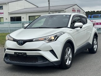 2017 Toyota C-HR - Thumbnail