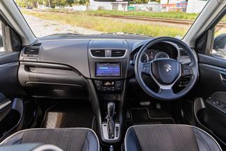 2015 Suzuki Swift - Thumbnail