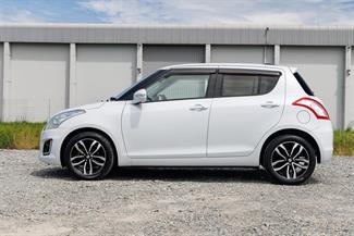 2015 Suzuki Swift - Thumbnail