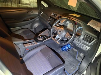 2018 Nissan LEAF - Thumbnail