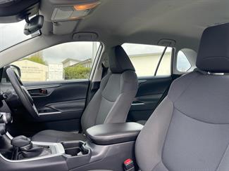 2019 Toyota RAV4 - Thumbnail