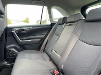 2019 Toyota RAV4 - Thumbnail
