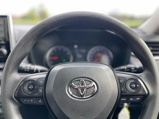 2019 Toyota RAV4 - Thumbnail