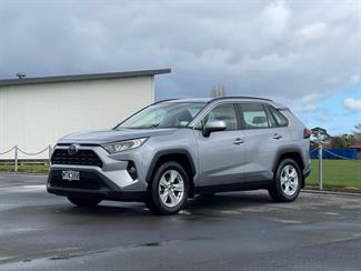 2019 Toyota RAV4 - Thumbnail