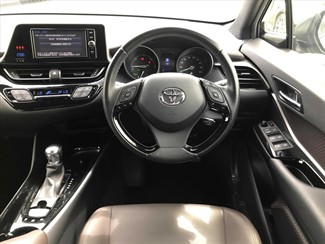 2017 Toyota C-HR - Thumbnail
